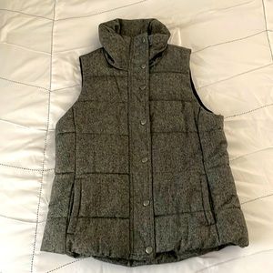 Old Navy Gray Puffer Vest M